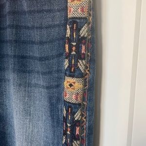 Driftwood Jackie Size 27 Embroidered Skinny Jeans